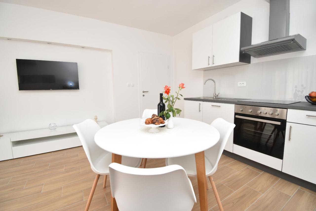 Apartments Ivan ザダル エクステリア 写真