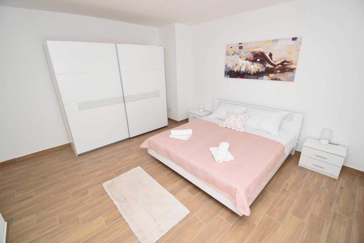 Apartments Ivan ザダル エクステリア 写真